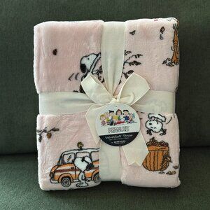Peanuts Snoopy Pink Fall Harvest Blanket | Plush Throw with Snoopy Autumn leaves